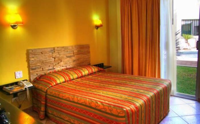 Seven Crown Express & Suites by Kavia