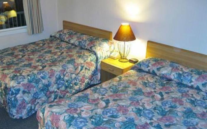 Seven Seas Inn & Suites