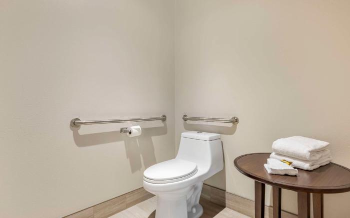 Best Western Plus Grand Manor Inn