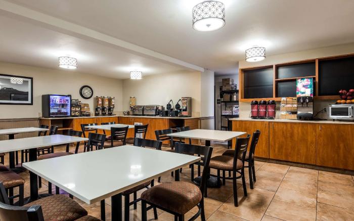 Best Western Oak Meadows Inn