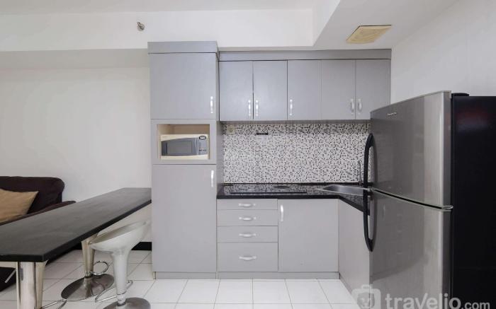 Nice and Elegant 1BR The Wave Kuningan By Travelio