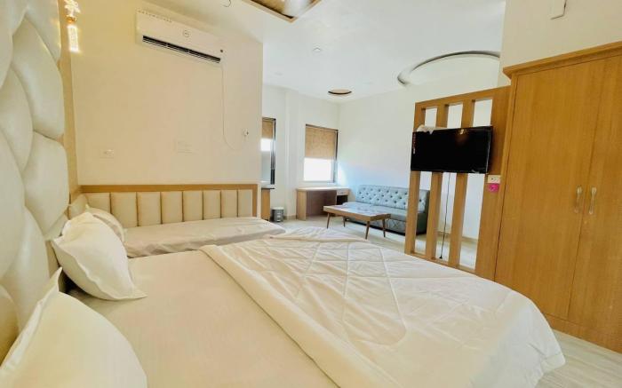 Hotel B P Emerald,Mathura