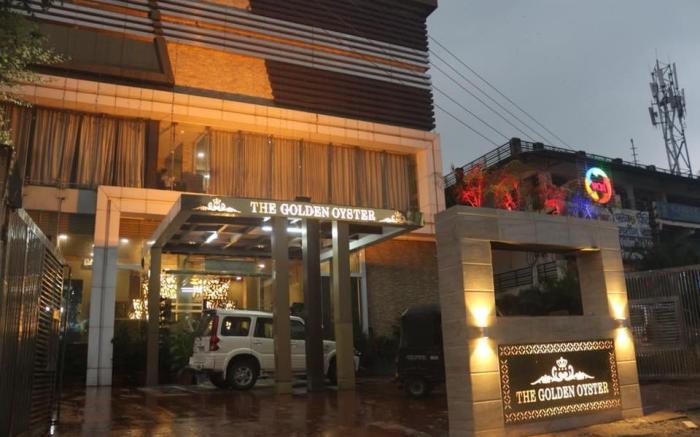 The Golden oyster hotel 