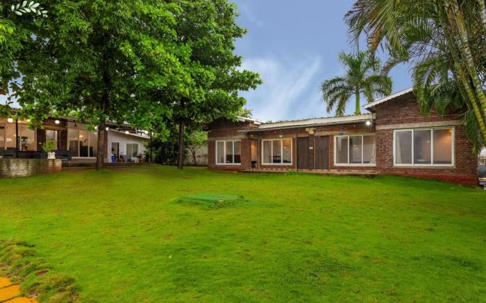Stay Leisurely Country House, Karjat with Lawn 