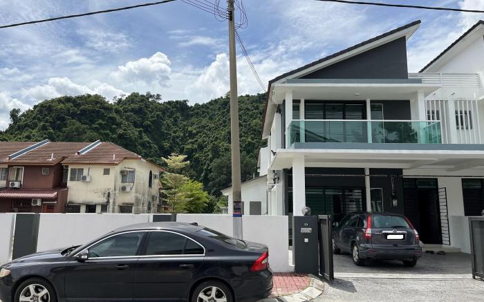 LOW SEASON PROMOTION! 4B12B Mountainville Bungalow