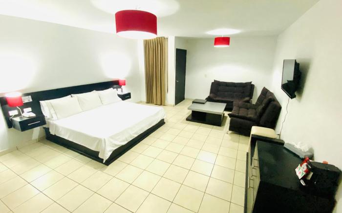HOTEL SUITES DEL REAL