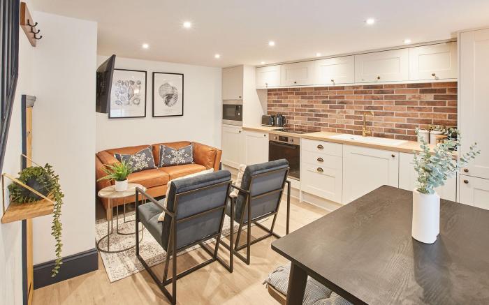 Host & Stay | Grumbles Cottage