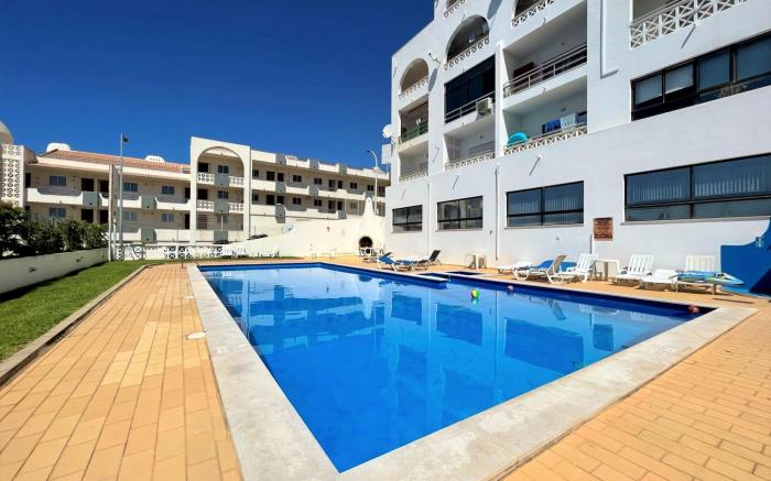 ALBUFEIRA CLASSIC WITH POOL by HOMING
