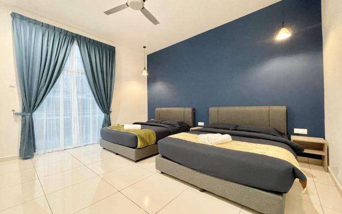 A Pleasant 4BR Home II - 5 mins to shops and mall