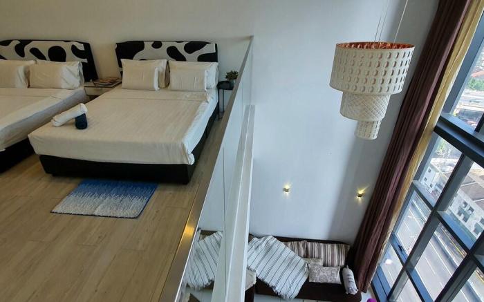 M City Duplex with KLCC Lake View, infinity pool