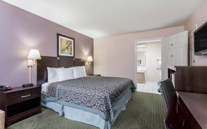 Days Inn by Wyndham Lugoff