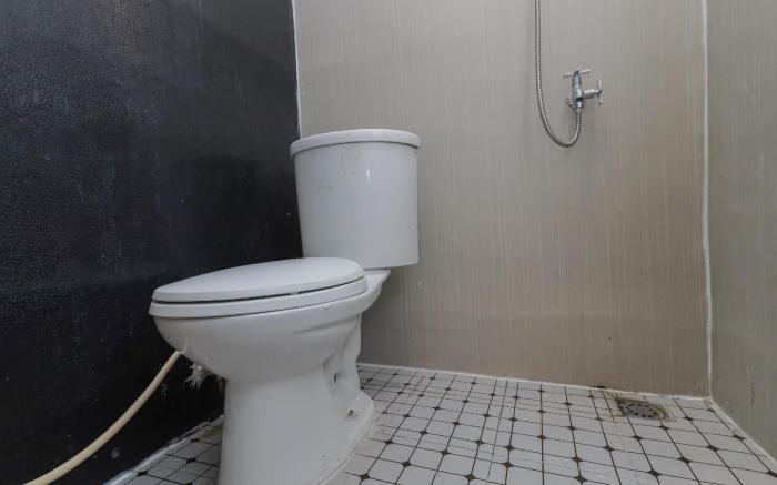 RedDoorz near Mayapada Hospital Surabaya