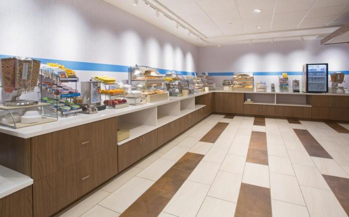 Holiday Inn Express & Suites Racine