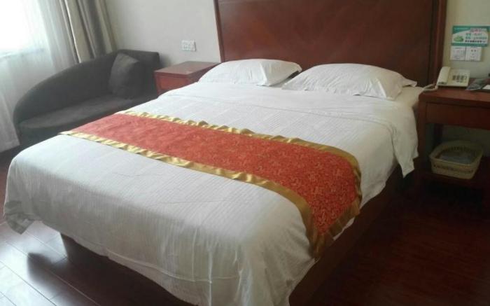 GreenTree Inn Linyi Feixian Jianshe Road Express Hotel