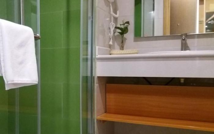 GreenTree Inn Shandong Heze Caoxian Zhuangzhai Town Oriental Times City Business Hotel