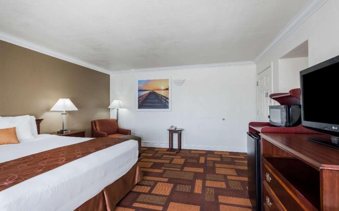 Days Inn & Suites by Wyndham Lodi