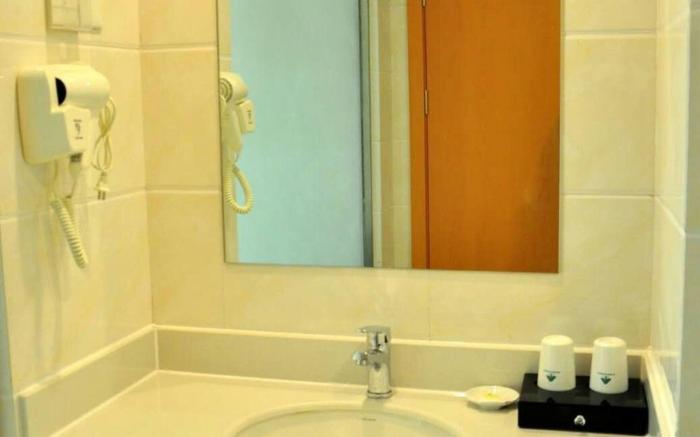 GreenTree Inn Liaocheng Donge Culture Street Express Hotel
