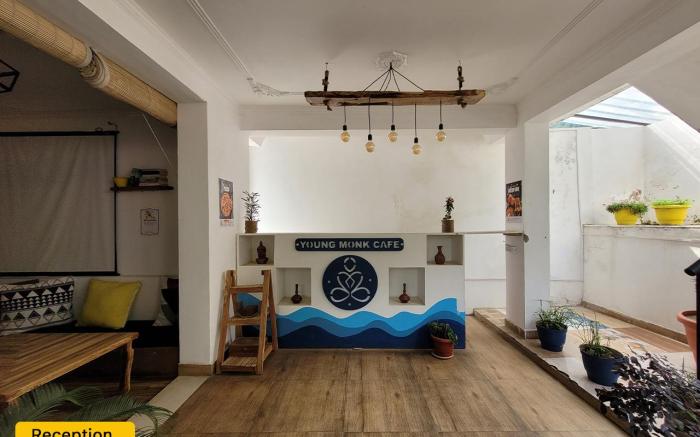 Young Monk Hostel & Cafe Dharamkot