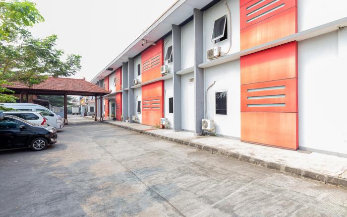 RedDoorz near T1 Juanda Airport