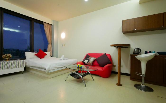 Kaohsiung Port Inn (高雄港商旅-希臘市景4人房)