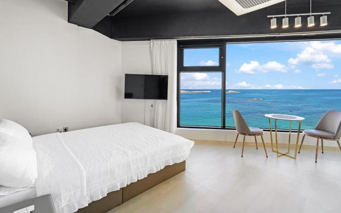 Goseong Leumeleu63 Pension