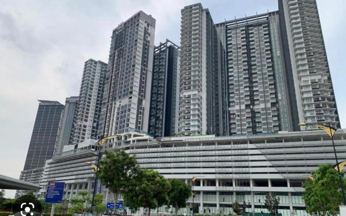 D'pristine 3 bedrooms condo opp legoland