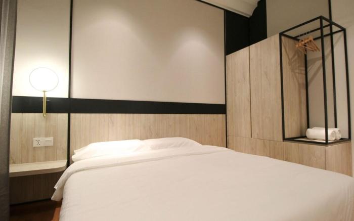Paradigm Mall B16-07/Netflix/1 bedroom