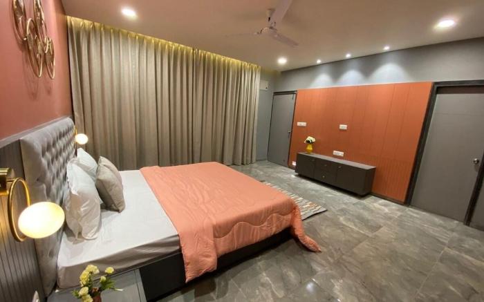Fully Furnished Home/Villa at the edge of River.