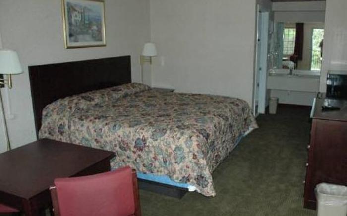 Majestic Inn
