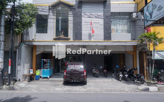 Crown Residence Hotel near Tugu Yogyakarta Mitra RedDoorz