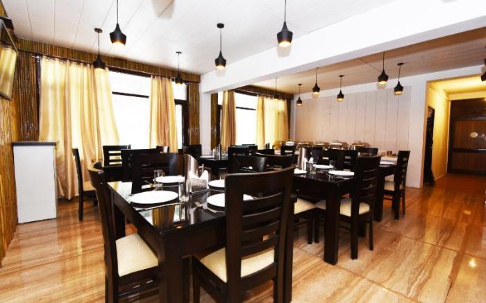 Kapoor Resort By DLS Hotels 