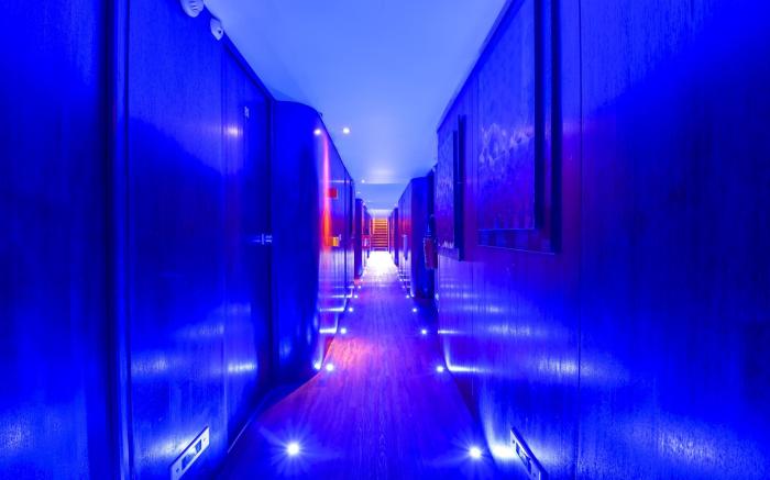 Le VIP Paris - Yacht Hotel