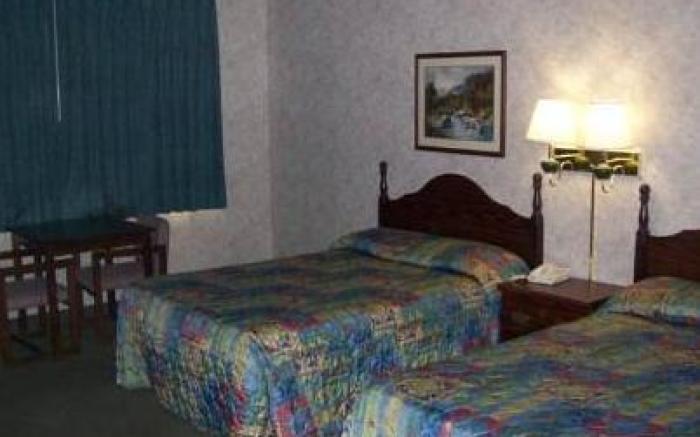 Apex Inn