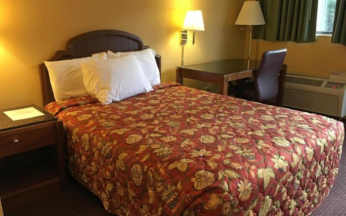 Days Inn by Wyndham York Alabama