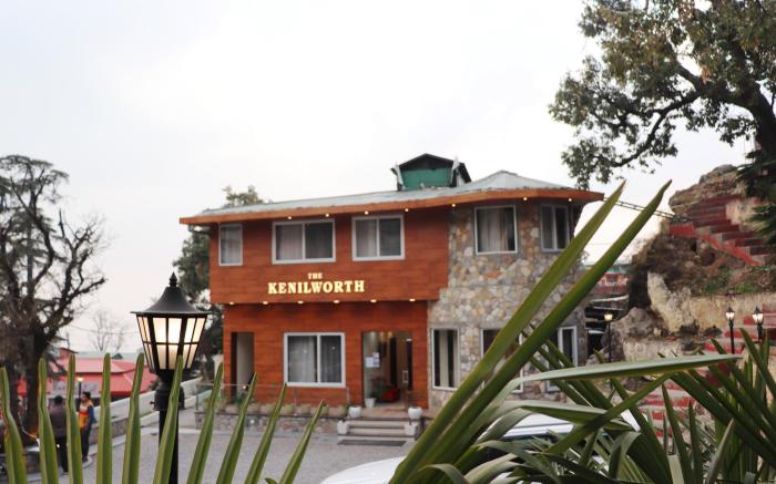The Kenilworth Mussoorie by Stotrak  On Mall Road with On-site Parking
