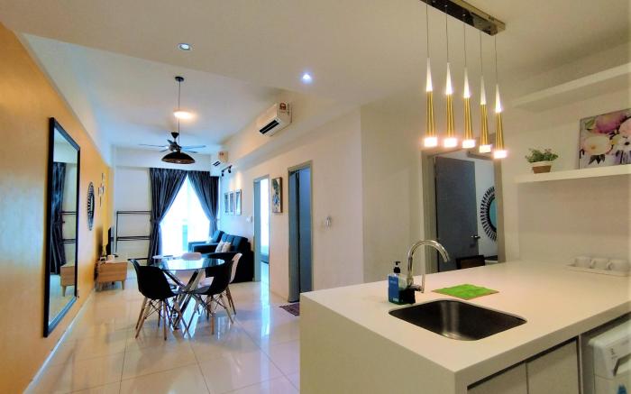 reSTARY SnowWhite @ Sutera Avenue |Pool, CBD|2B/5P
