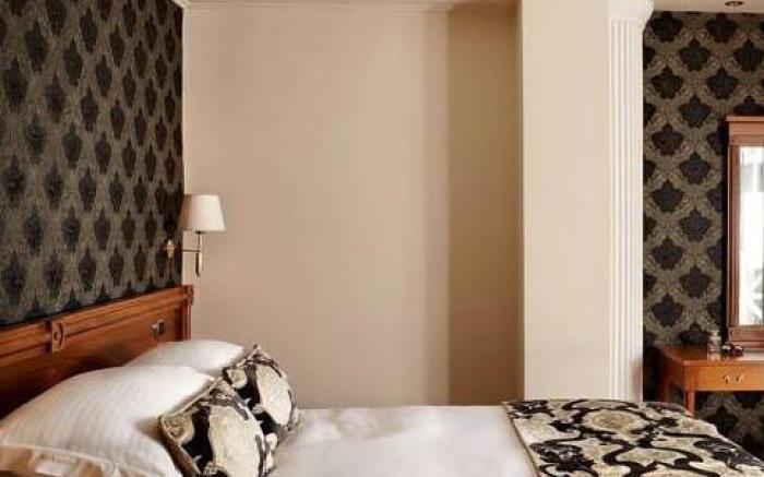 Ava Hotel and Suites