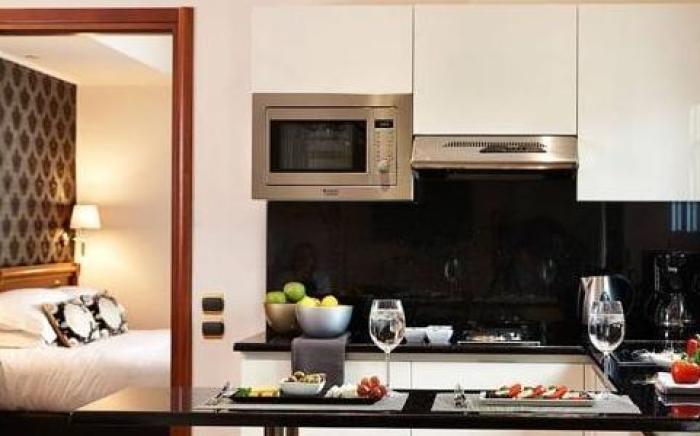 Ava Hotel and Suites