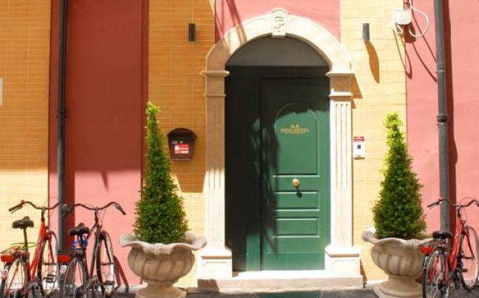 B&B Mini Hotel Incity-close train station and port-