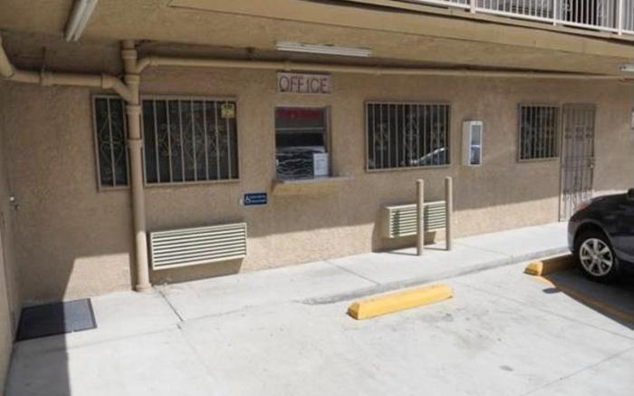Golden West Manor Motel