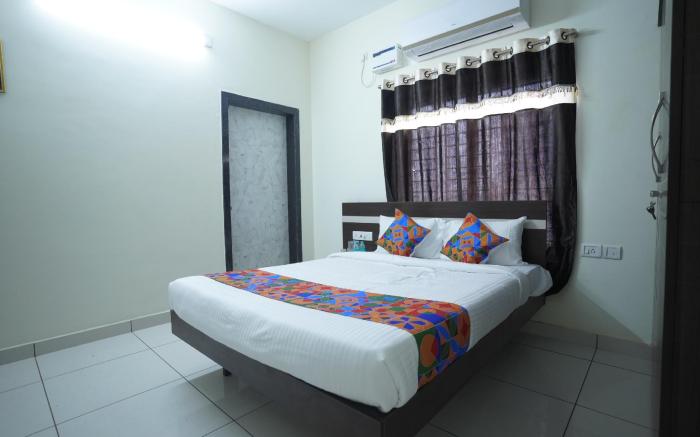 Guest House with parking in Chennai
