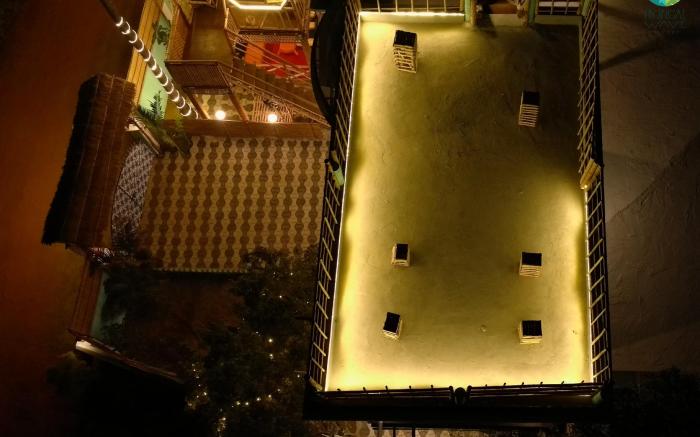 Tropical Wave Hostel