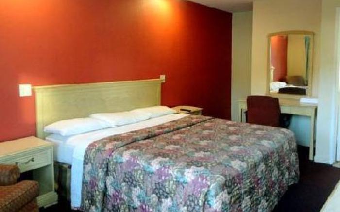 Highlander Motel