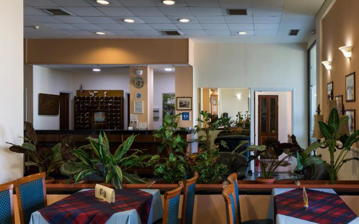 Delfini Hotel Patras