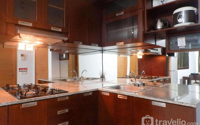 Modern 2BR Aryaduta near CITO Mall By Travelio