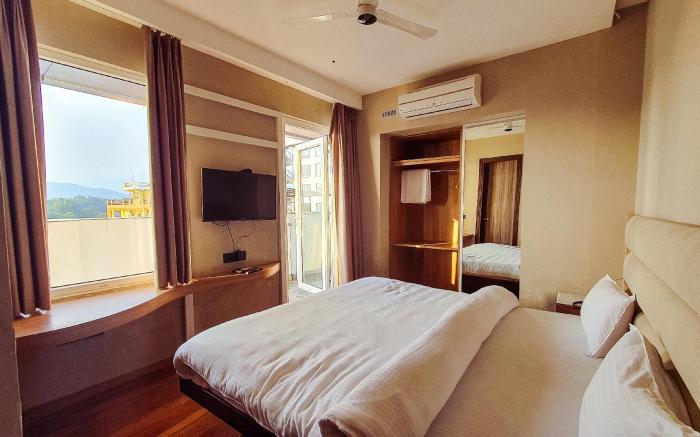 Aura Rooms