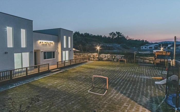 Gyeongju Ahnhouse Kids Poolvilla