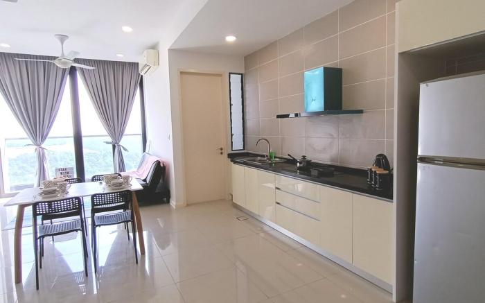 D'Pristine 2BR walking to Legoland Netflix by STAY