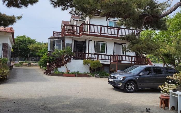 Ganghwa Suite House Pension