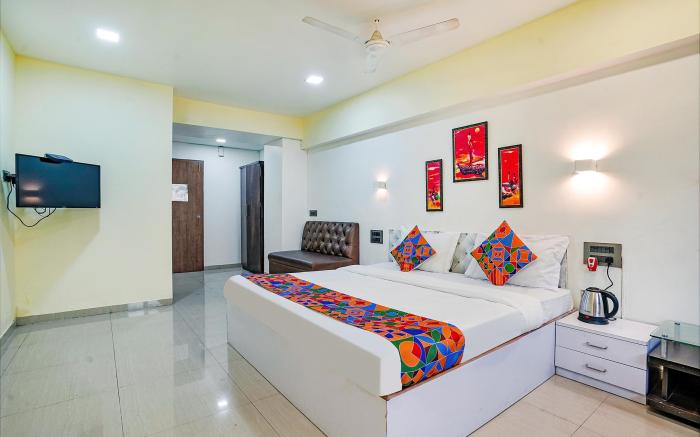 FabExpress White House - Nr. MIDC Khargar